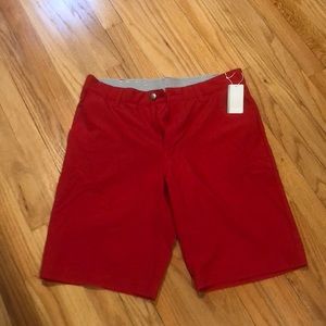 Men’s golf shorts